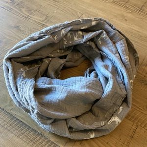 Bebe Au Lait gray nursing cover white bird print. 100% cotton.